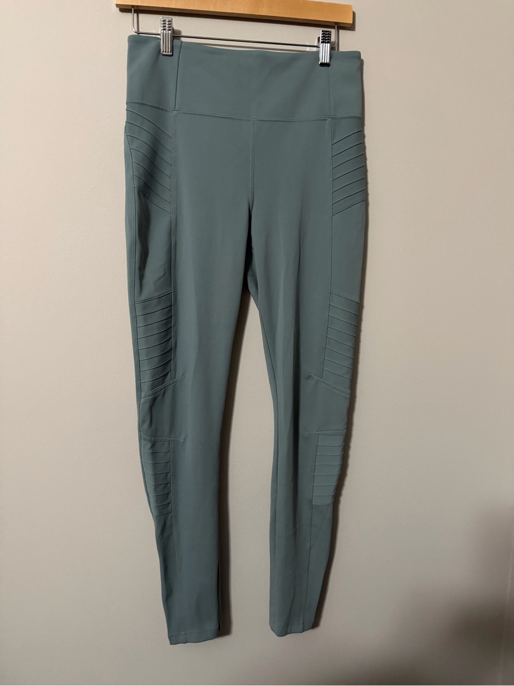 Athleta Delancey Moto Tight Edgy Leggings Medium Sage Green High Rise Athleisure